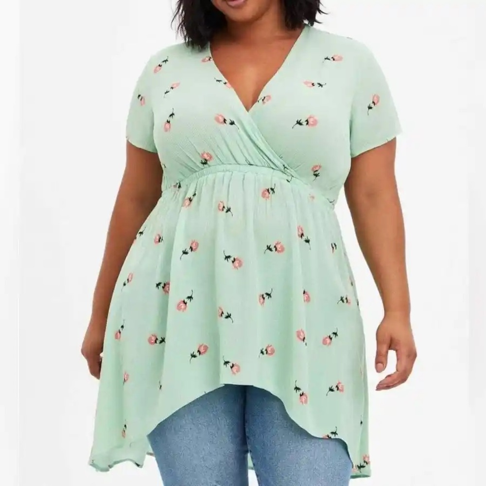 Torrid Surplice Babydoll Tunic Crinkle Gauze Floral Green